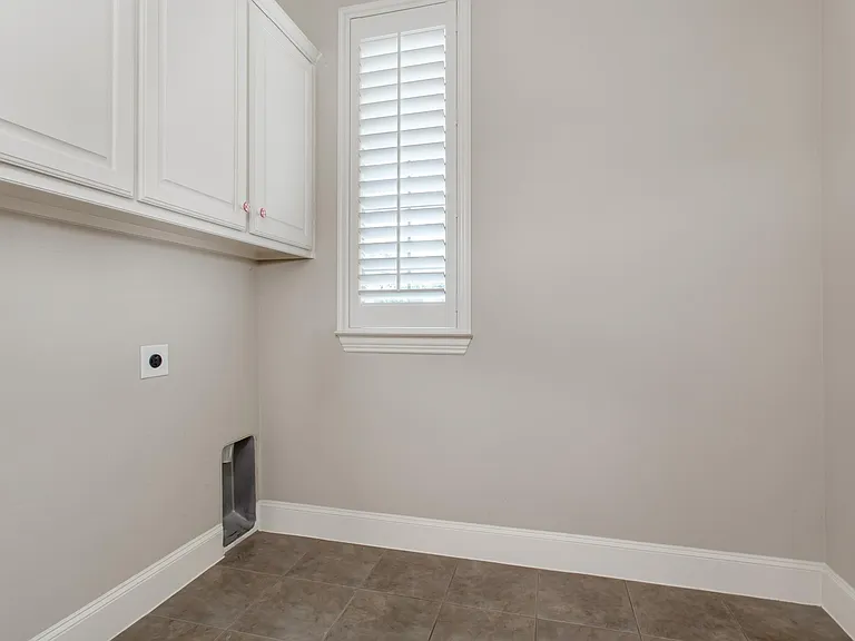 921 Pine Burst Dr — Photo 10