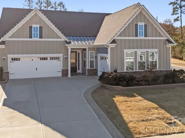 1016 Dali Blvd, Mount Holly, NC 28120