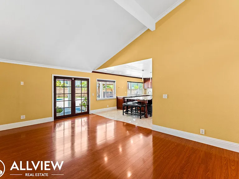 24911 Luton St — Photo 33