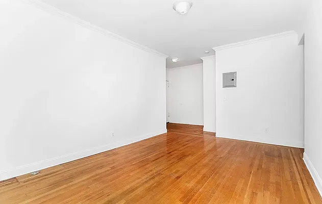 Rented by Bond New York | media 5