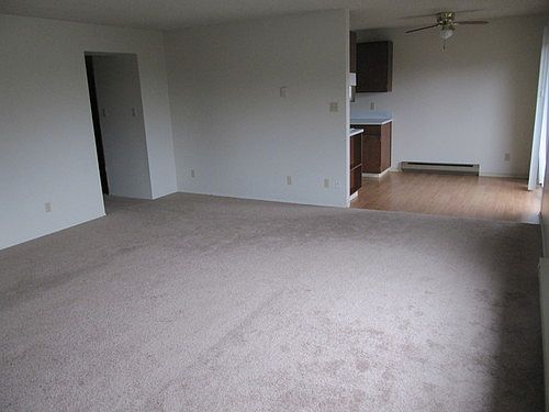 4th image of 608 47th St SE #106