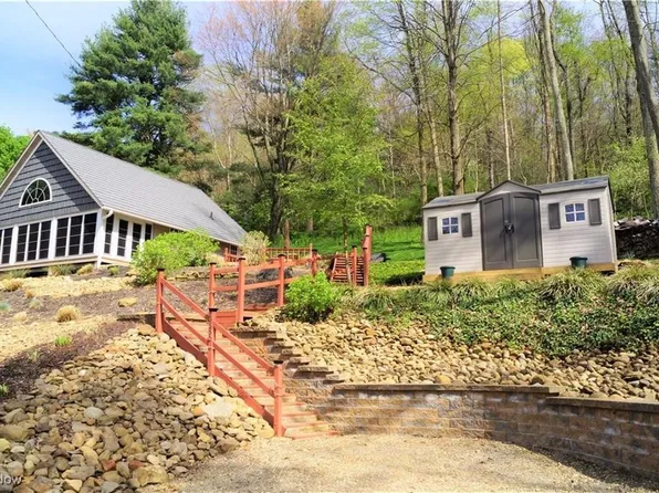 3562 Rockwood Dr SW, Carrollton, OH 44615