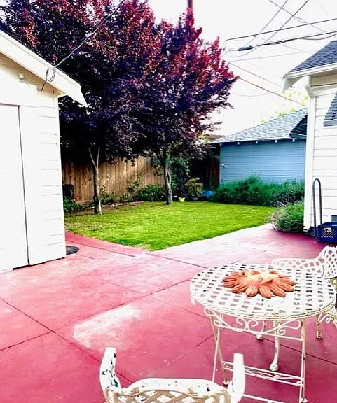 410 W Walnut St — Photo 31