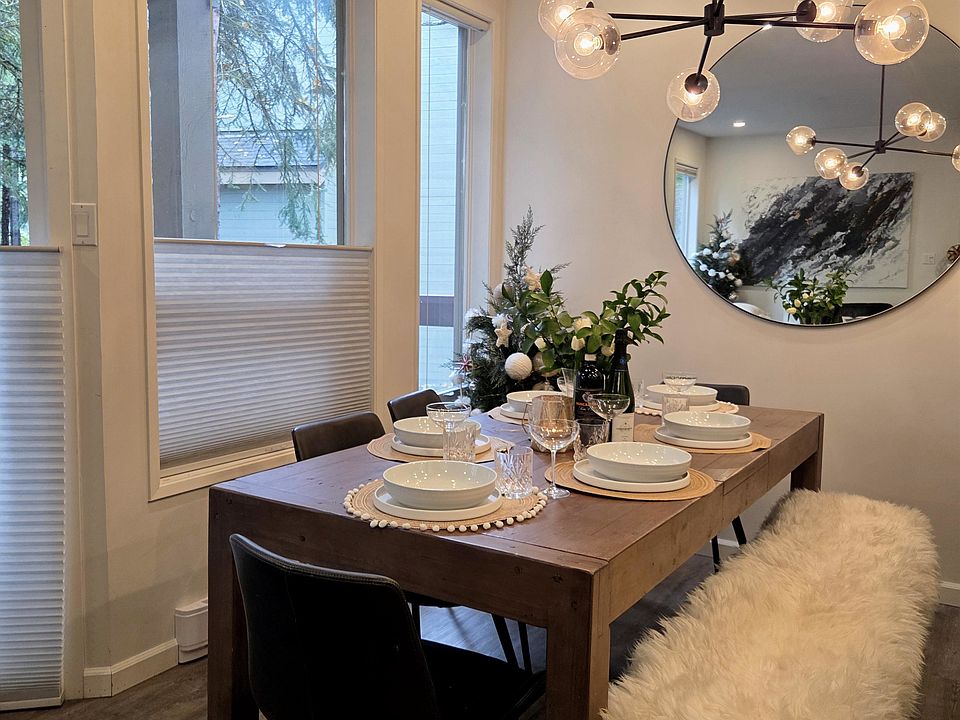 dining orig eagle_11012025