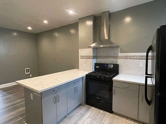5th image of 715 Leavenworth St APT 10