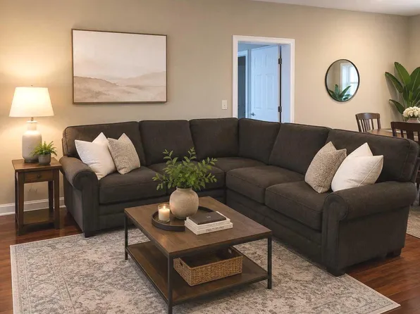 2606 Chapel Lake Dr APT 208, Gambrills, MD 21054
