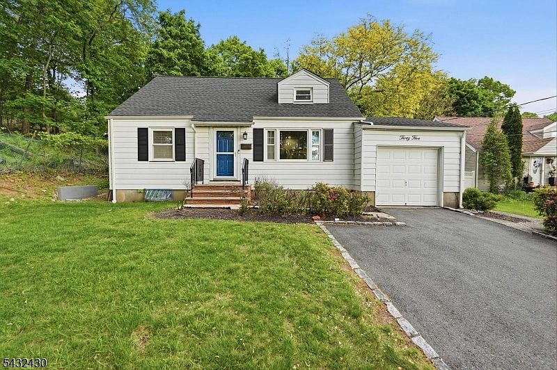 1st image of 35 Deerfield Dr