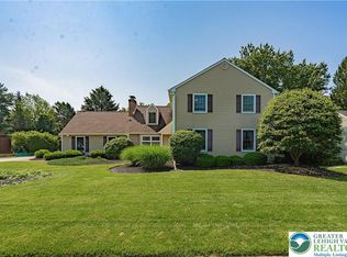 4984 Meadowview Dr, Macungie, PA 18062