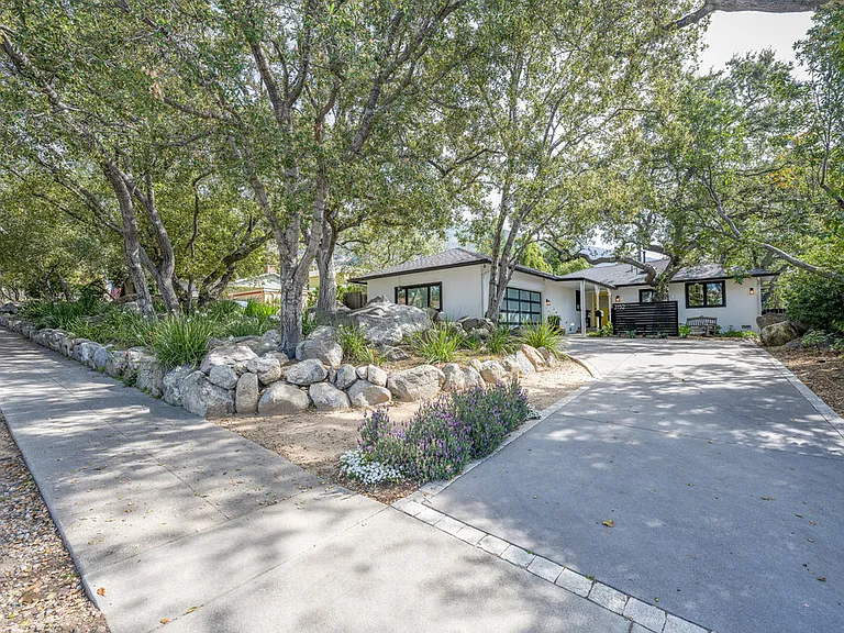 2152 Grand Oaks Ave — Photo 35