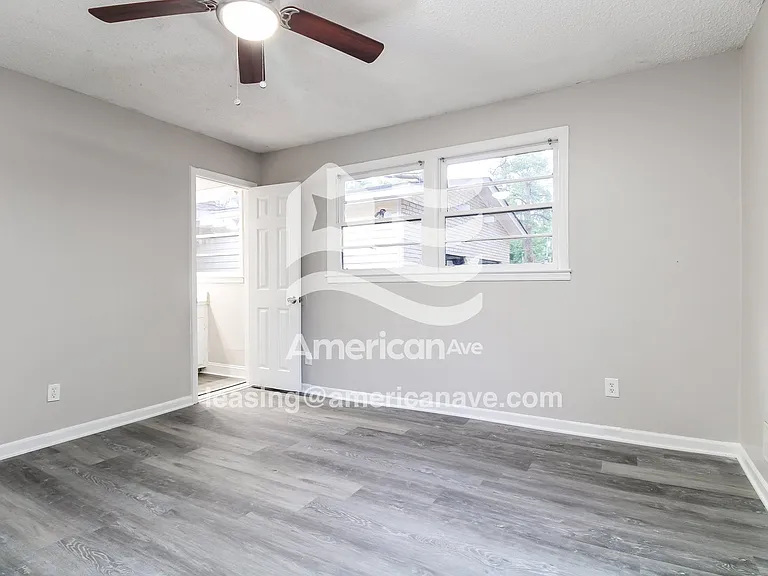 9552_008_main_bedroom_9.jpg