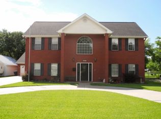 6950 Howe St, Groves, TX 77619