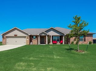 120 Hillcrest Ln, Decatur, TX 76234