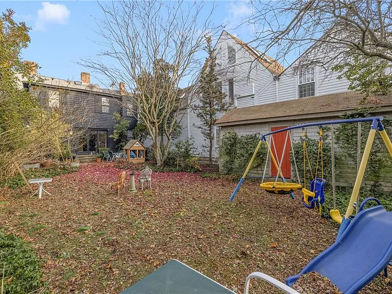 73 Thames St #B — Photo 15