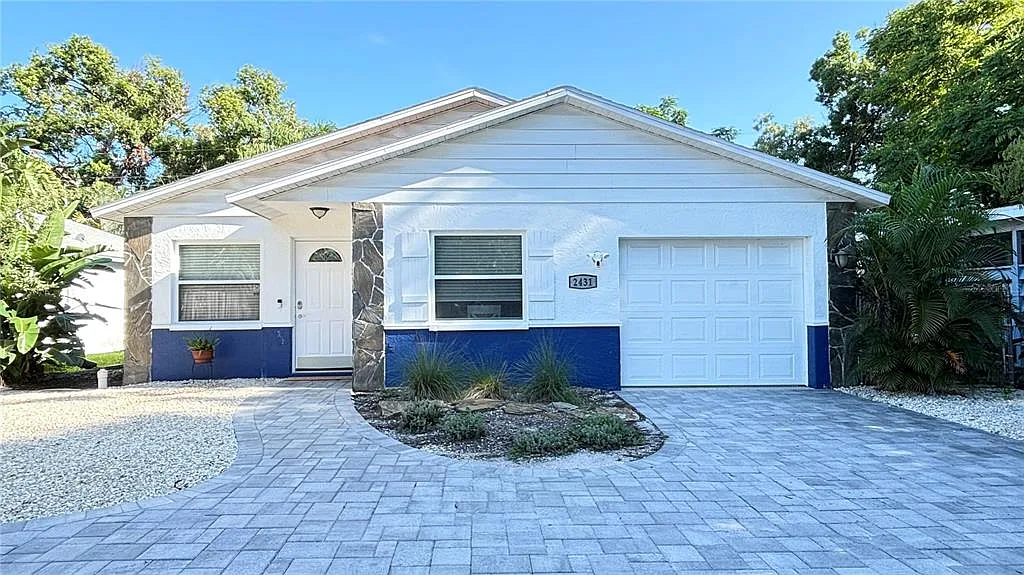 3 bed, 2.0 bath, 1254 sqft, $3,600 — Photo 1