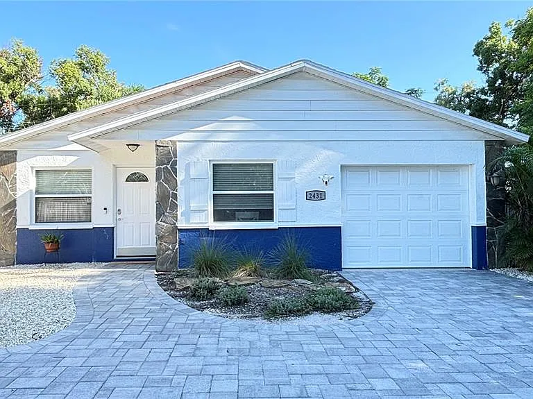 2431 Loma Linda St — Photo 1
