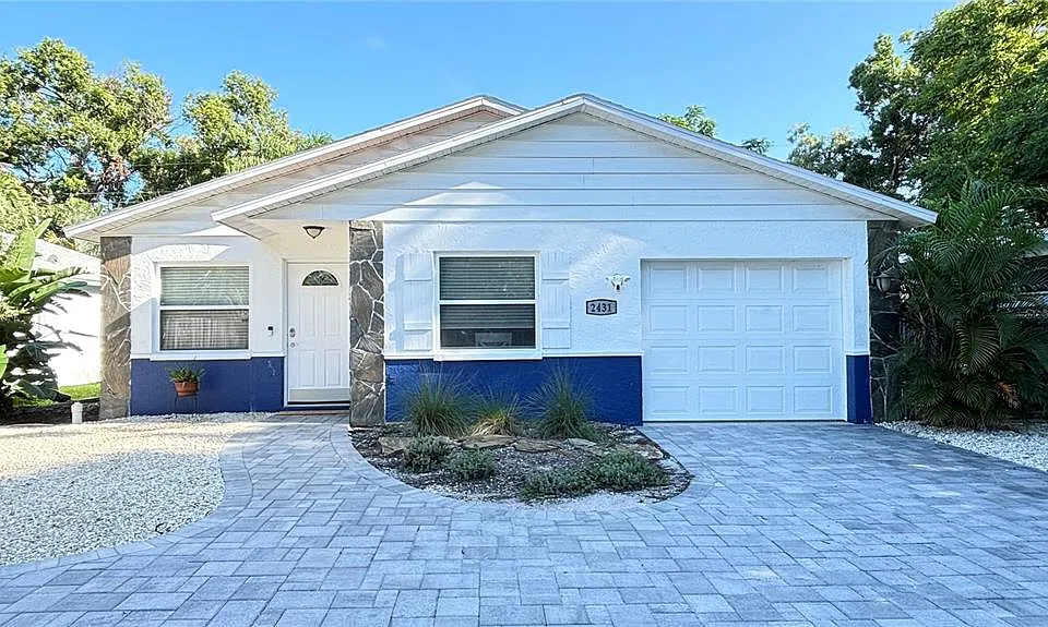 2431 Loma Linda St