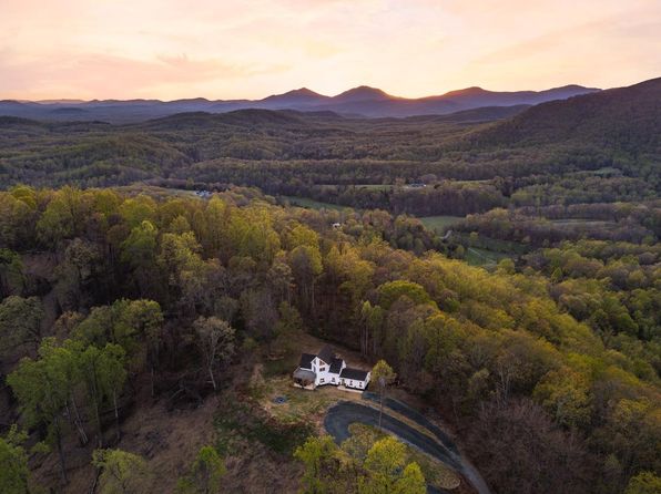 1520 Grassy Mountain Ln, Forest, VA 24551