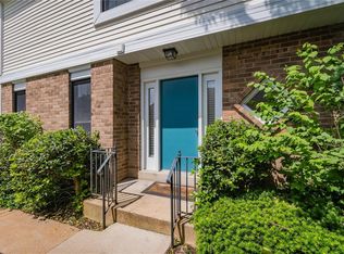14494 Moorgate Dr, Chesterfield, MO 63017