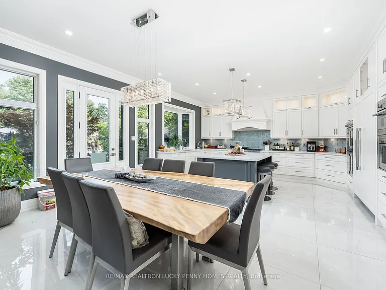 30 Bernadotte Dr — Photo 15