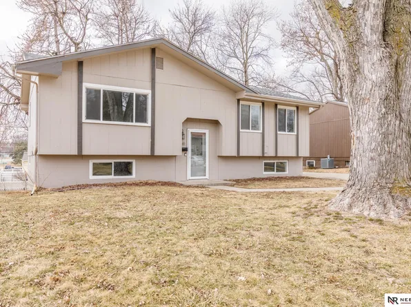 7611 Teal St, La Vista, NE 68128