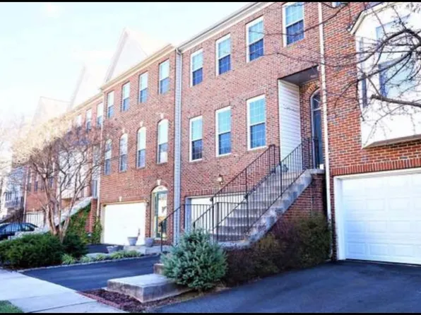 21494 Tamarack Ridge Sq, Sterling, VA 20164
