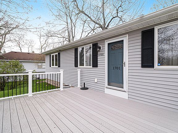 2nd image of 1701 Forest Dr