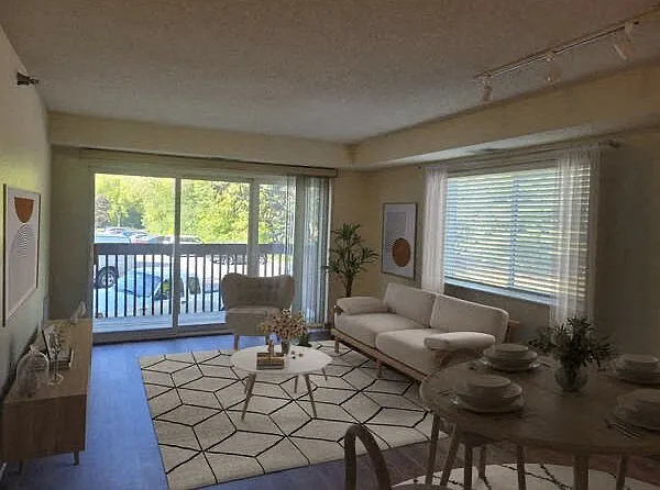 Lakewood Place Apartments — Photo 17