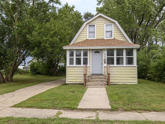 2nd image of 923 Randall STREET