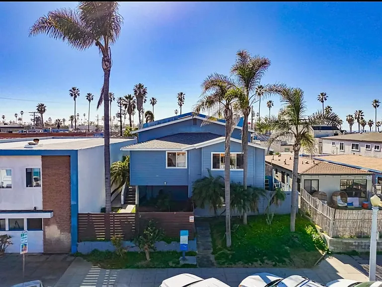 5027 Santa Monica Ave — Photo 2
