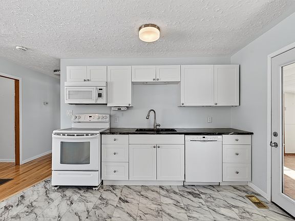 5th image of 3123 Douses Rd