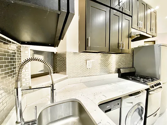 Rented by Voro NYC | media 16