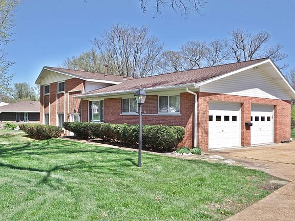 2nd image of 2508 Fox Hills Dr