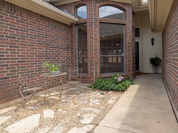 4th image of 2117 N Aspenwood Dr