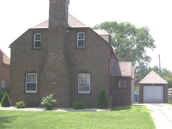 7310 S Fairfield Ave, Chicago, IL 60629