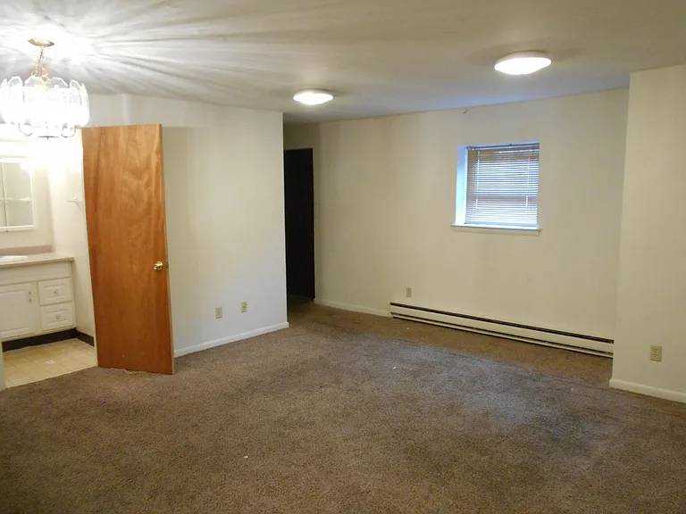 1417 E Tremont St #4 — Photo 4