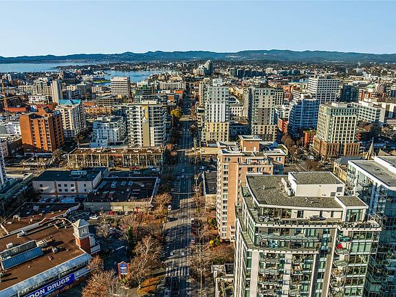 2nd image of 960 Yates St #Penthouse 1801