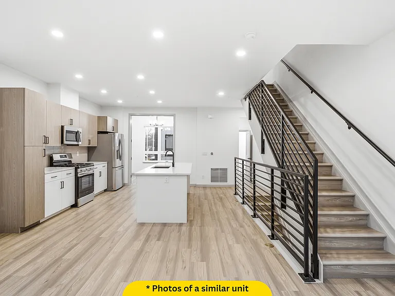 University Hills Townhomes — Photo 43
