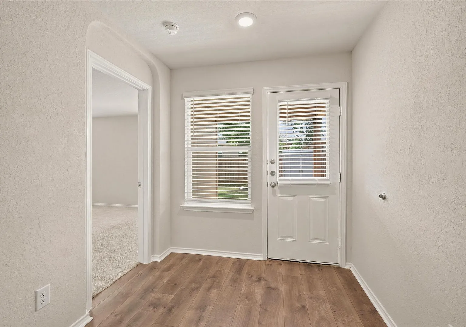 Beautiful Bulverde Home in Comal ISD Move-In Ready! — Photo 3