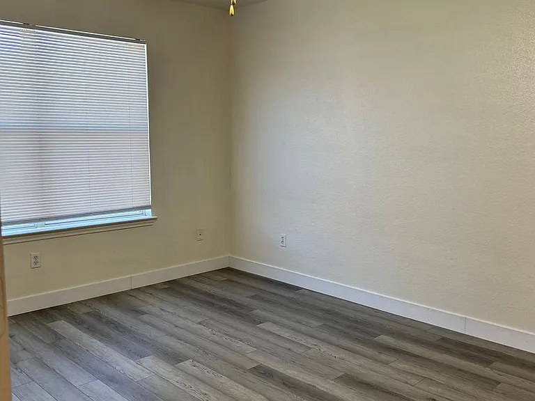 2203 Tracey Ann Ln — Photo 10