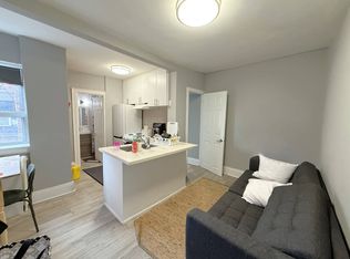 492 Montrose Ave #U6, Toronto, ON M6G 3H1