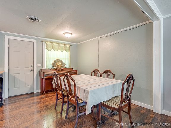 4th image of 3401 Governor Harris Dr