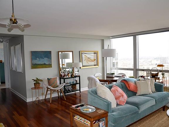 2nd image of 330 W Diversey Pkwy APT 2806