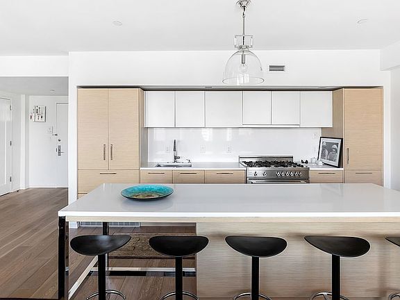 4th image of 101 W 87th St APT 1015