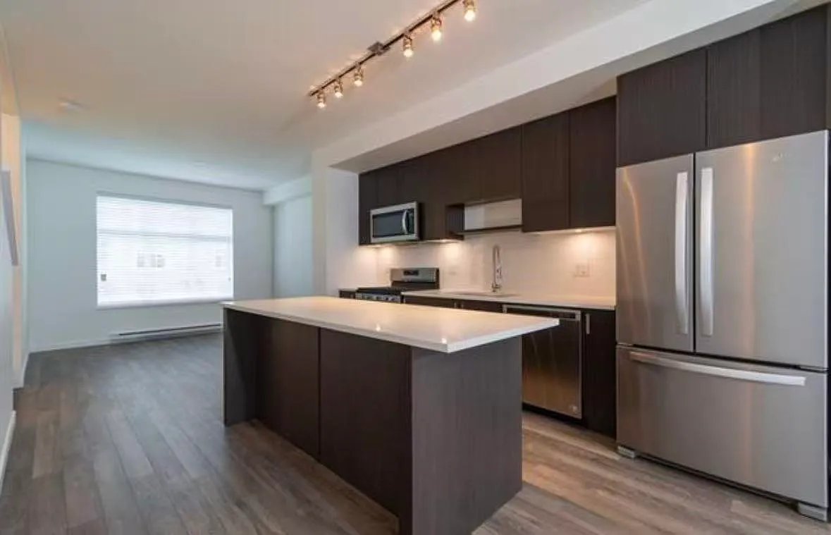 4 bed, 1437 sqft, $3,450 — Photo 3
