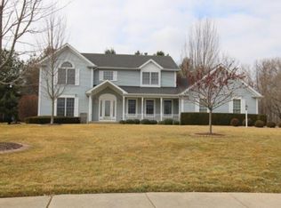 6 Tealwood Cv, Charleston, IL 61920