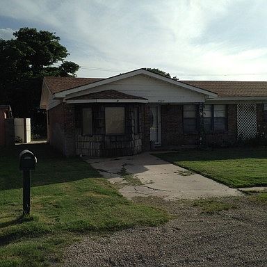 2nd image of 4507 Maple St