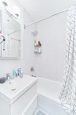 Rented by Living New York | media 17