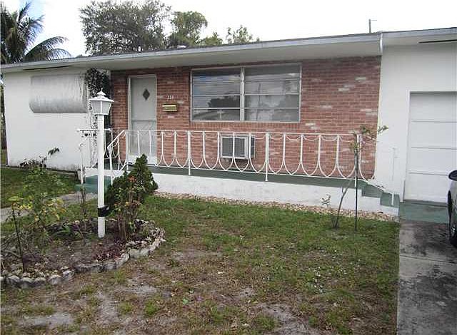 1st image of 320 NE 171st St