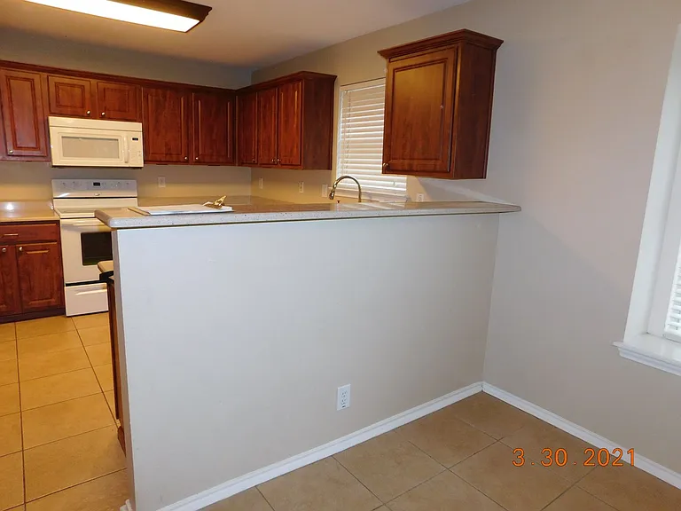 8926 Valhalla — Photo 3