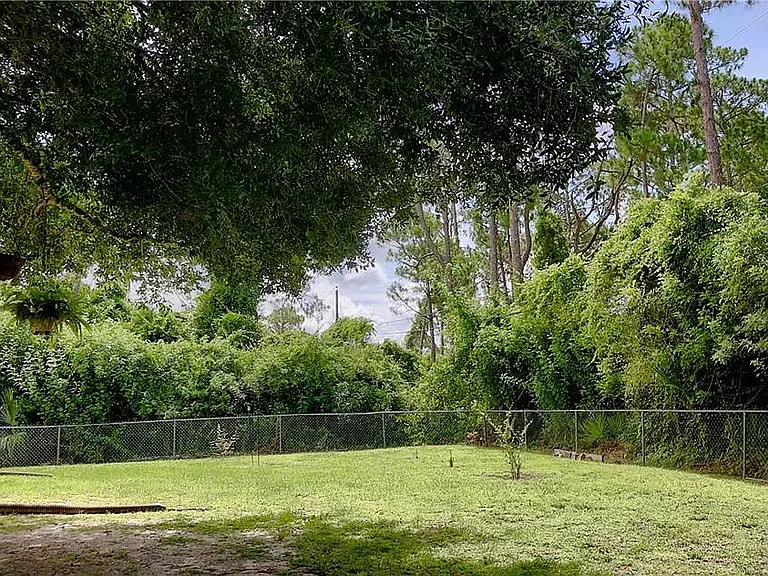 18107 Steele Ave — Photo 6